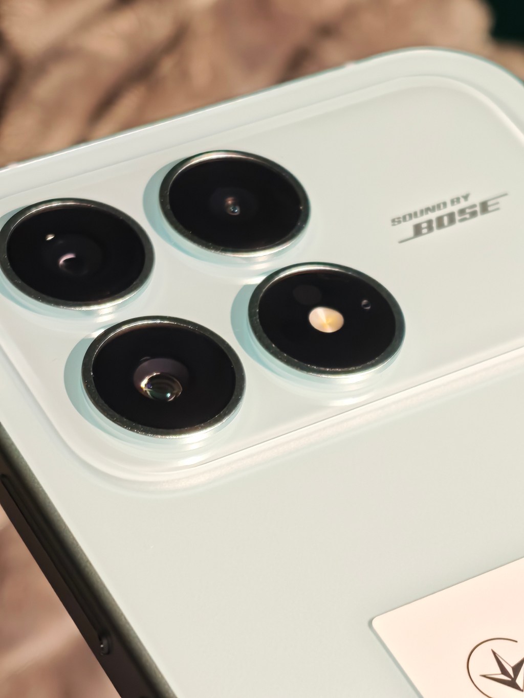 Wyspa aparatów POCO F8 Pro